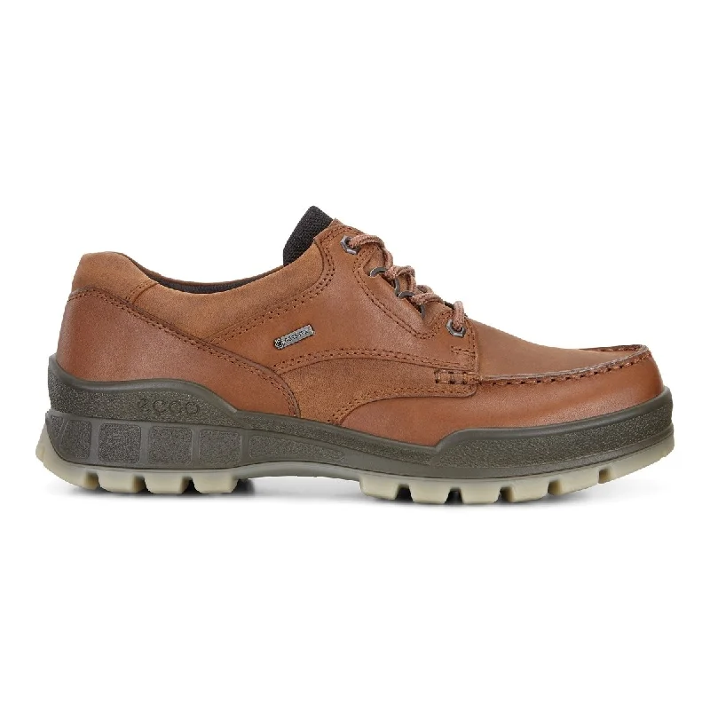 Men's Oxford shoes with a wingtip design and leather soleECCO Men's 831714 Track 25 Lo Brown Nubuck GORE-TEX Waterproof Men's Oxford shoes with a wingtip design and leather soleECCO Men's 831714 Track 25 Lo Brown Nubuck GORE-TEX Waterproof
