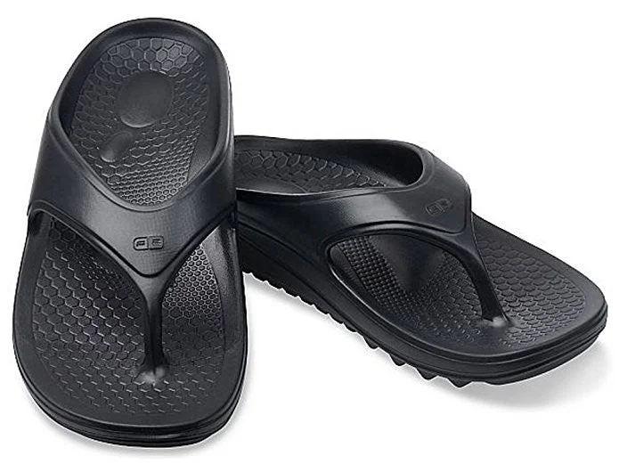 Men's sandals with a perforated leather upper for ventilationSpenco Fusion 2 - Men's Recovery Sandal Men's sandals with a perforated leather upper for ventilationSpenco Fusion 2 - Men's Recovery Sandal