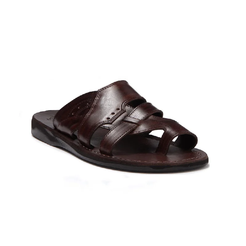 Men's sandals with a flexible sole for easy movementAron - Leather Lightweight Sandal | Brown Men's sandals with a flexible sole for easy movementAron - Leather Lightweight Sandal | Brown