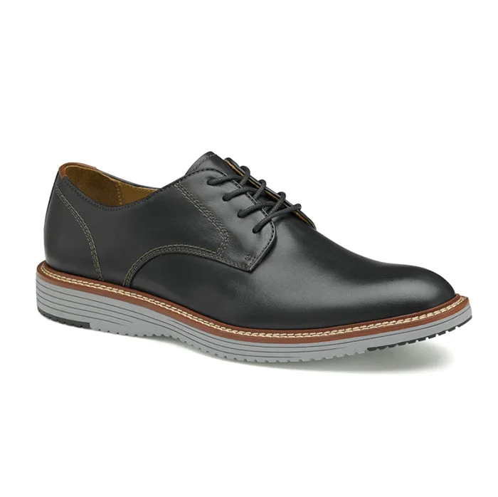 Men's Oxfords with a cap - toe design and a rubber heelMens Johnston & Murphy Upton Plain Toe in Black Men's Oxfords with a cap - toe design and a rubber heelMens Johnston & Murphy Upton Plain Toe in Black