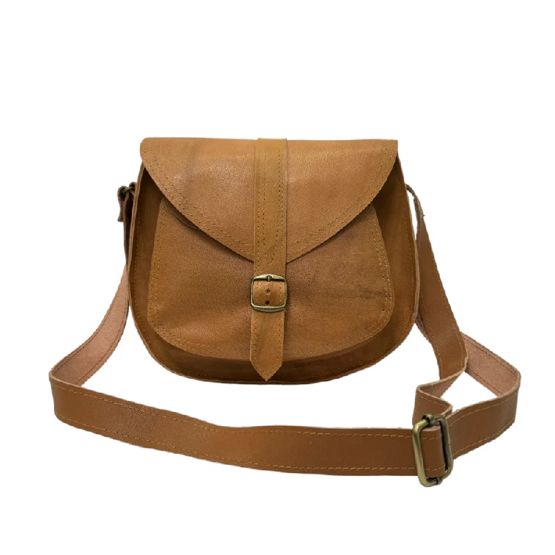 Men's sandals in a neutral color like black or brownMedium Tan Soft Leather Purse | Brown Men's sandals in a neutral color like black or brownMedium Tan Soft Leather Purse | Brown
