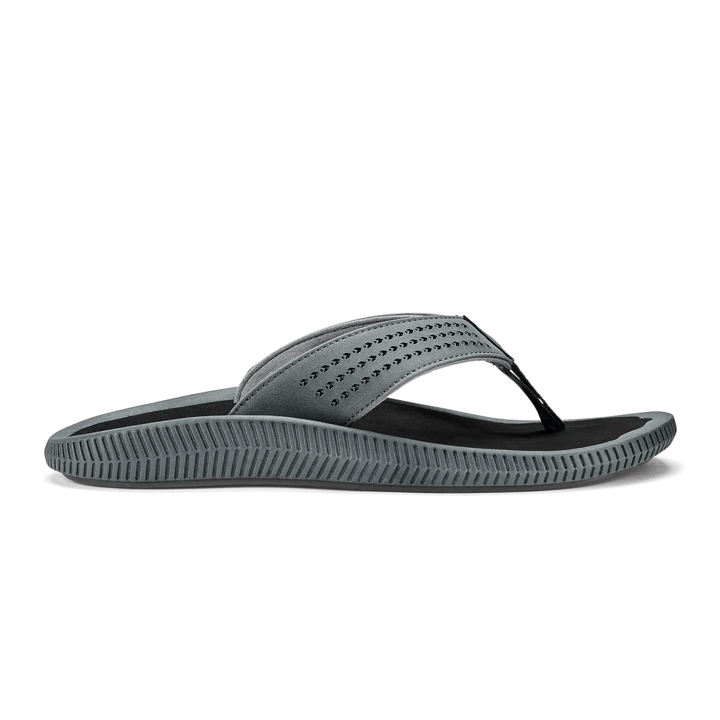 Men's sandals with a shock - absorbing insoleOlukai Men's Ulele - Dark Shadow/Black Men's sandals with a shock - absorbing insoleOlukai Men's Ulele - Dark Shadow/Black