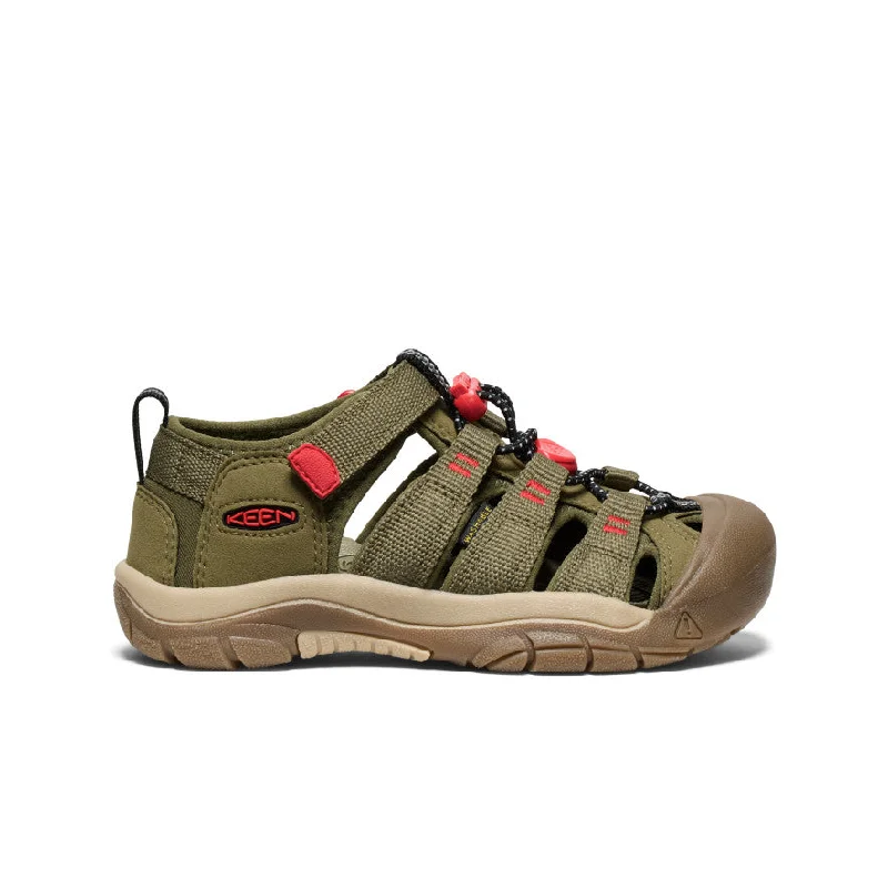 Men's sandals in a neutral color like black or brownBig Kids' Newport H2 | Martini Olive/Aura Orange Men's sandals in a neutral color like black or brownBig Kids' Newport H2 | Martini Olive/Aura Orange