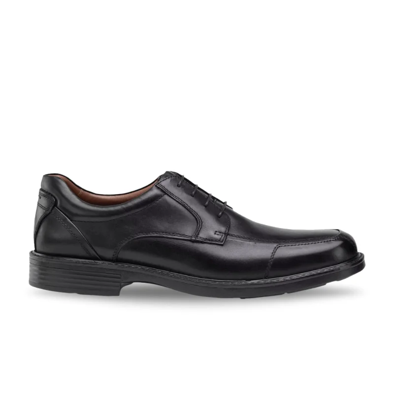 Men's Oxford shoes with a shock - absorbing insole and a leather liningJohnston & Murphy Men's XC4 Stanton Moc Lace-Up - Black Waterproof Full Grain Men's Oxford shoes with a shock - absorbing insole and a leather liningJohnston & Murphy Men's XC4 Stanton Moc Lace-Up - Black Waterproof Full Grain