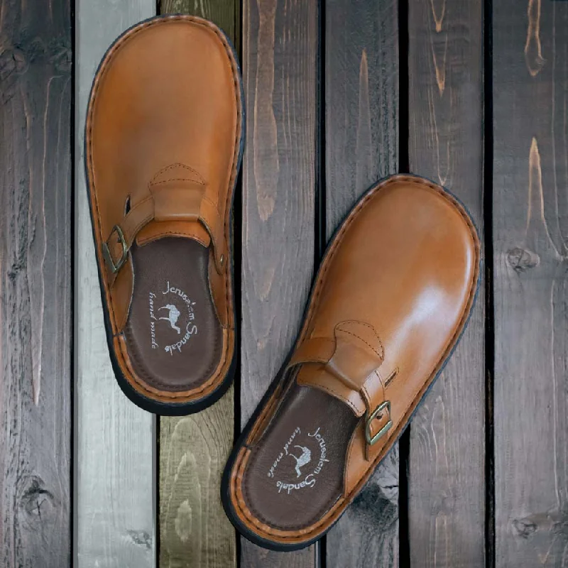 Men's sandals with a decorative buckle or charmSawyer - Leather Clog-Toe Sandal | Honey Men's sandals with a decorative buckle or charmSawyer - Leather Clog-Toe Sandal | Honey