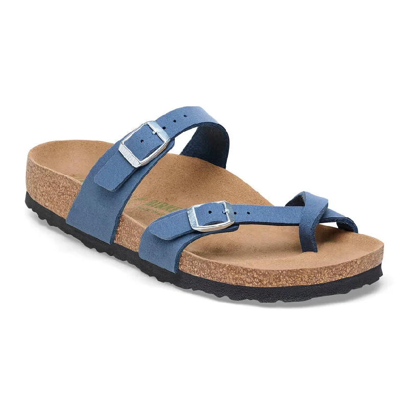 Men's sandals with a contrast stitching detailMayari Vegan in Elemental Blue from Birkenstock Men's sandals with a contrast stitching detailMayari Vegan in Elemental Blue from Birkenstock