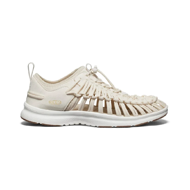 Men's sandals with a cushioned footbedMen's UNEEK O3 Sneaker Sandal | Birch/Star White Men's sandals with a cushioned footbedMen's UNEEK O3 Sneaker Sandal | Birch/Star White