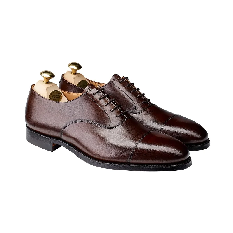 Brogue - perforated men's Oxfords for a traditional lookConnaught 2 Dark Brown Burnished Calf Brogue - perforated men's Oxfords for a traditional lookConnaught 2 Dark Brown Burnished Calf