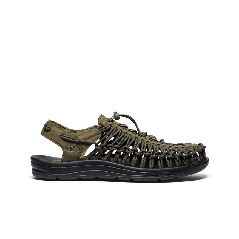 Men's sandals with a decorative buckle or charmMen's UNEEK Sneaker | Dark Olive/Black Men's sandals with a decorative buckle or charmMen's UNEEK Sneaker | Dark Olive/Black