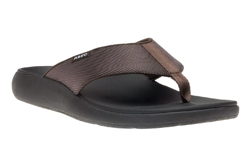Men's sandals with a toe post designAlpha Metatarsal