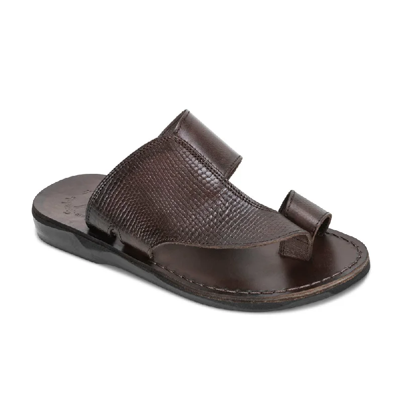 Men's sandals with a leather lining for comfortPeter LE - Leather Toe Strap Sandal | Brown Alligator Men's sandals with a leather lining for comfortPeter LE - Leather Toe Strap Sandal | Brown Alligator