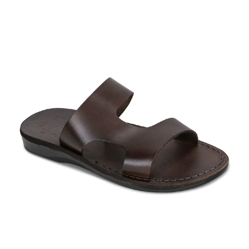 Men's sandals with a contrast stitching detailJune - Leather Side Strap Sandal | Brown Men's sandals with a contrast stitching detailJune - Leather Side Strap Sandal | Brown