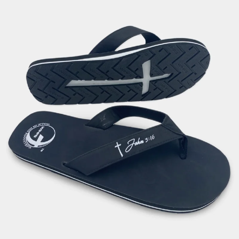 Men's sandals with a perforated leather upper for ventilationMen's Cross Bottom Sandals Men's sandals with a perforated leather upper for ventilationMen's Cross Bottom Sandals