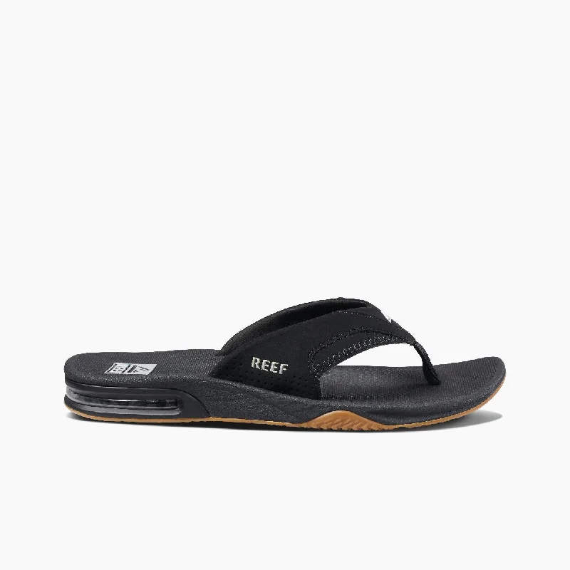 Men's sandals with a perforated leather upper for ventilationFanning