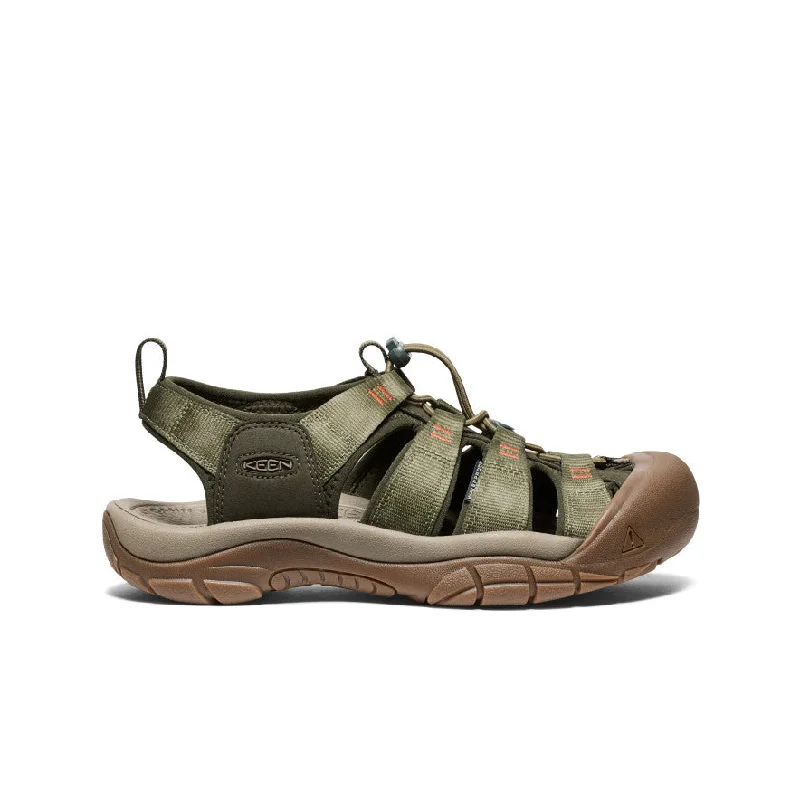 Men's leather sandals with an adjustable strapMen's Newport H2 Sandal | Winter Moss/Chevron Men's leather sandals with an adjustable strapMen's Newport H2 Sandal | Winter Moss/Chevron