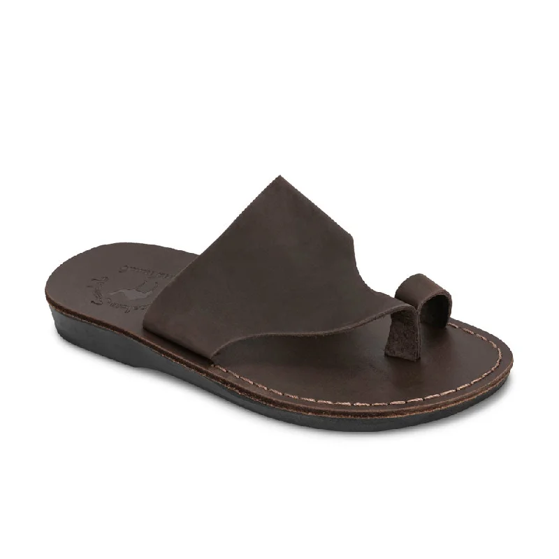 Men's sandals in a neutral color like black or brownPetra - Leather Toe Strap Sandal | Brown Nubuck Men's sandals in a neutral color like black or brownPetra - Leather Toe Strap Sandal | Brown Nubuck