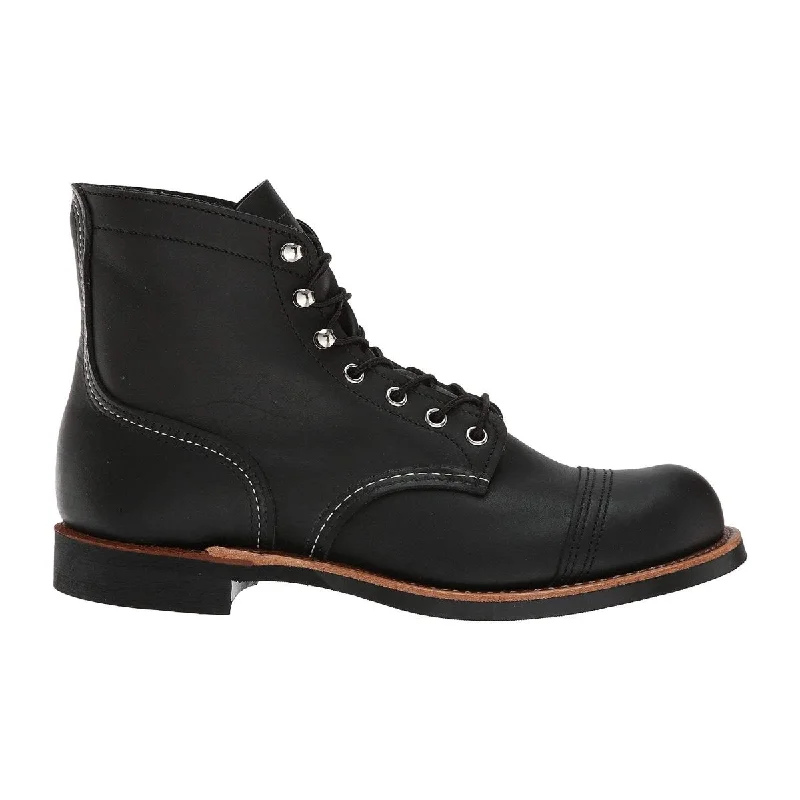Men's Oxford shoes with a wingtip design and leather soleRed Wing Men's Iron Ranger 8084 Black Men's Oxford shoes with a wingtip design and leather soleRed Wing Men's Iron Ranger 8084 Black