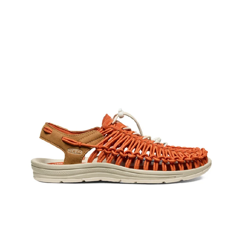 Men's sandals with a flexible sole for easy movementMen's UNEEK Sneaker | Gold Flame/Chipmunk Men's sandals with a flexible sole for easy movementMen's UNEEK Sneaker | Gold Flame/Chipmunk