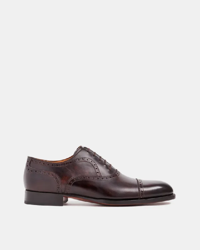 Men's Oxfords with a lace - up closure and a narrow fitMuseum Brown Brogue Oxford Shoe Men's Oxfords with a lace - up closure and a narrow fitMuseum Brown Brogue Oxford Shoe