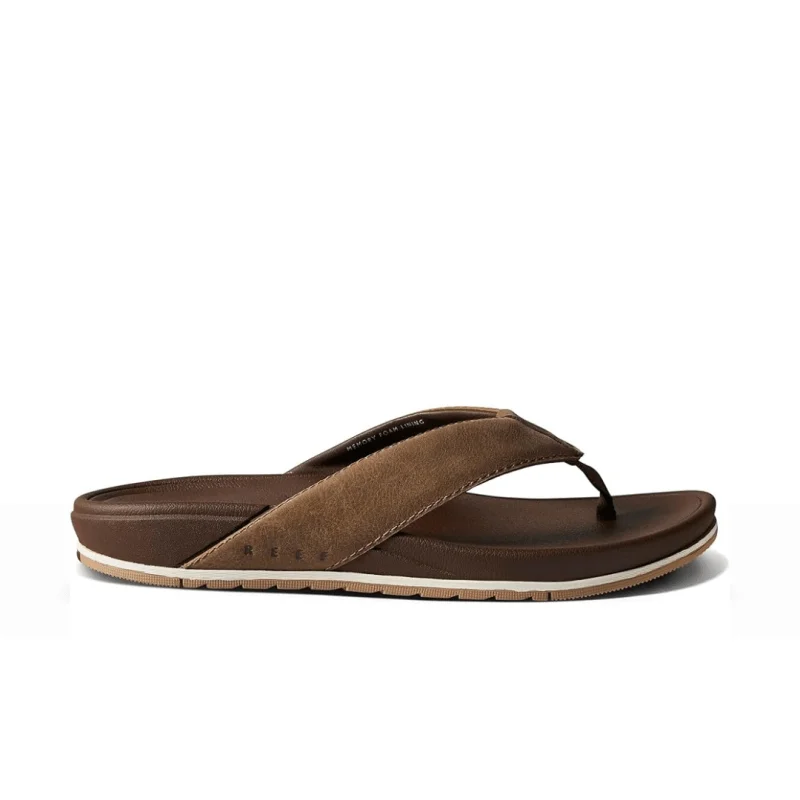 Men's sandals with a contrast stitching detailReef Men's Cushion Bonzer LE - Toffee