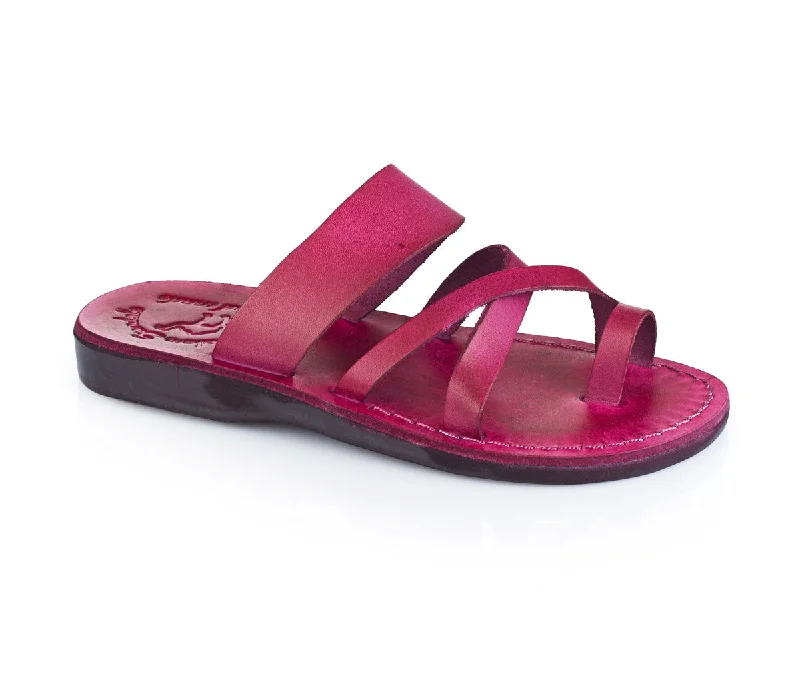 Men's sandals with a flexible sole for easy movementThe Good Shepherd - Leather Toe Loop Sandal | Violet Men's sandals with a flexible sole for easy movementThe Good Shepherd - Leather Toe Loop Sandal | Violet
