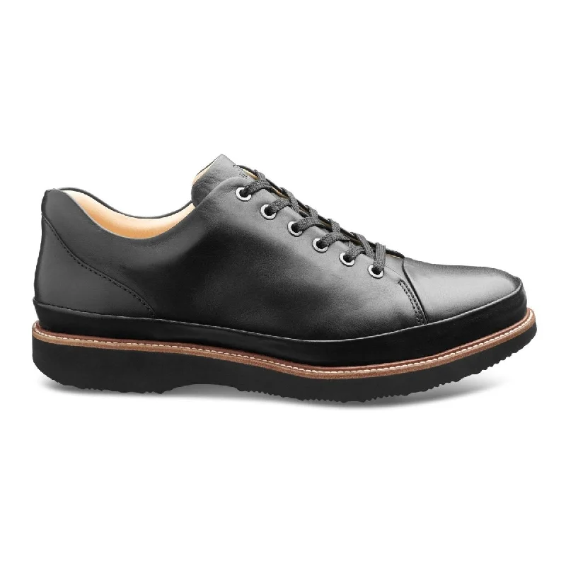 Brogue - perforated men's Oxfords for a traditional lookSamuel Hubbard Men's Dress Fast Black Brogue - perforated men's Oxfords for a traditional lookSamuel Hubbard Men's Dress Fast Black