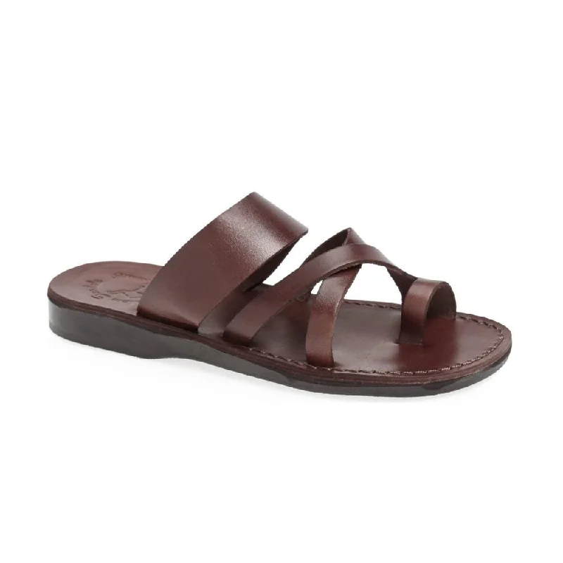 Men's leather sandals with an adjustable strapThe Good Shepherd - Leather Toe Loop Slide | Brown Men's leather sandals with an adjustable strapThe Good Shepherd - Leather Toe Loop Slide | Brown