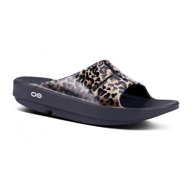 Men's sandals with a pointed toe for a stylish lookWomen's Ooahh Limited