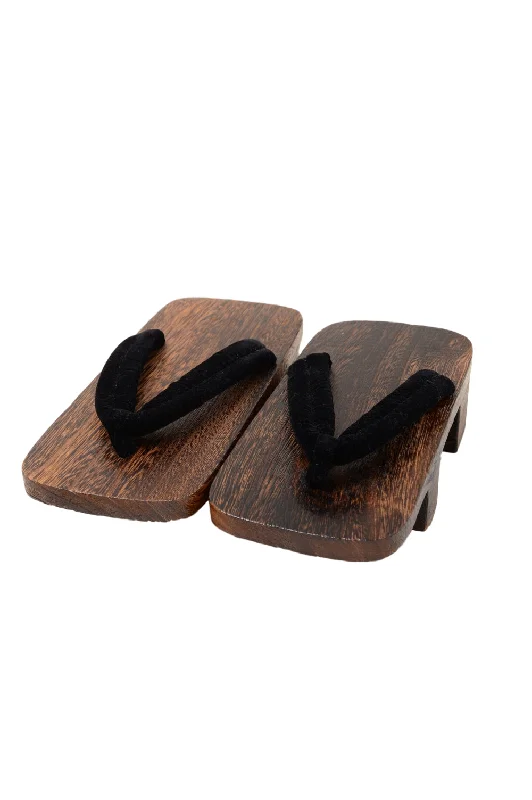 Men's sandals with a rubber sole for tractionMen Geta : Large / Nimaiba Brown