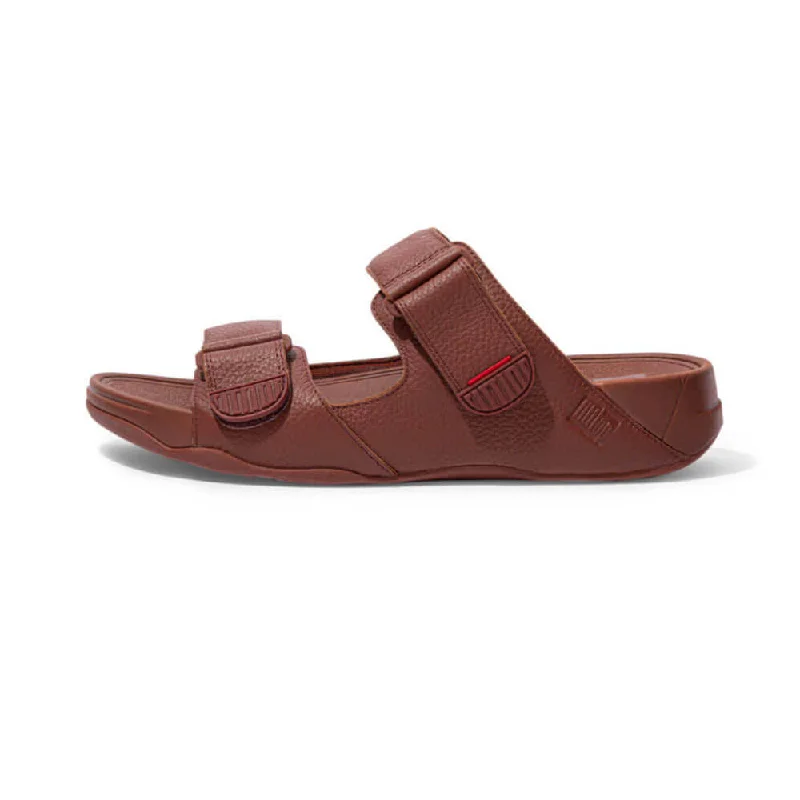 Men's sandals with a buckle closureFitFlop Men's Gogh Moc Slide Sandals - Red Brown Men's sandals with a buckle closureFitFlop Men's Gogh Moc Slide Sandals - Red Brown