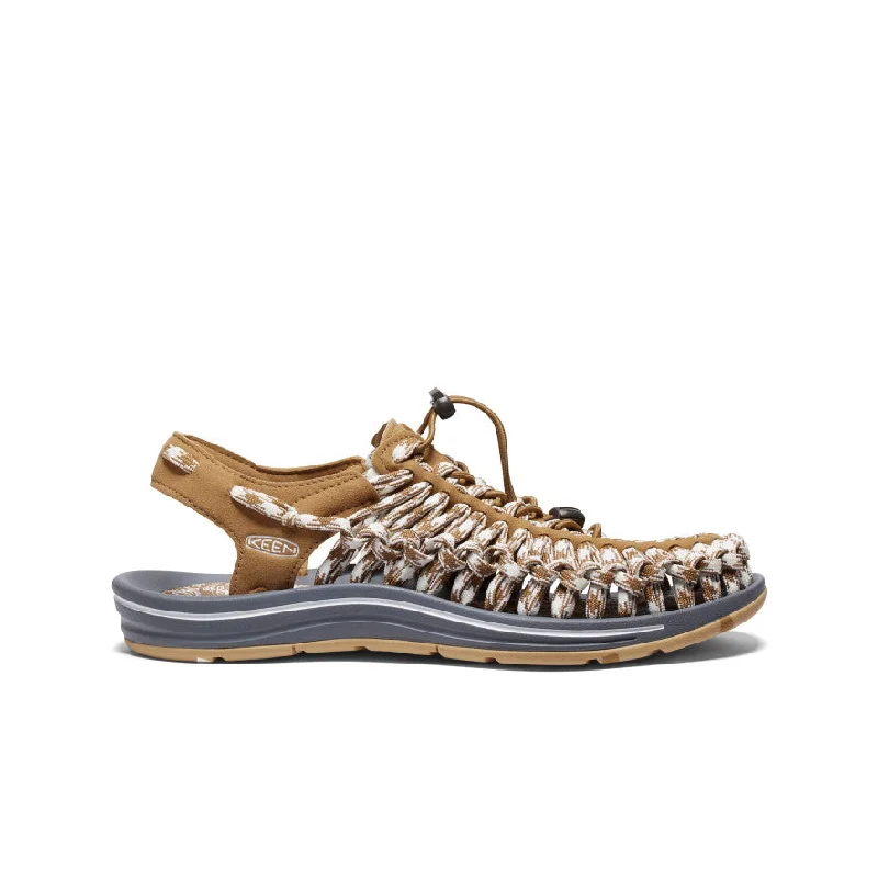 Men's sandals with a pointed toe for a stylish lookMen's UNEEK Flat Cord Sneaker x T.H.C. | Reno Paisley Men's sandals with a pointed toe for a stylish lookMen's UNEEK Flat Cord Sneaker x T.H.C. | Reno Paisley