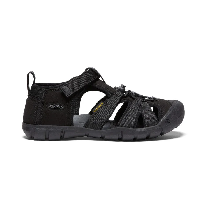 Men's sandals in a neutral color like black or brownBig Kids' Seacamp II CNX | Black/Grey Men's sandals in a neutral color like black or brownBig Kids' Seacamp II CNX | Black/Grey