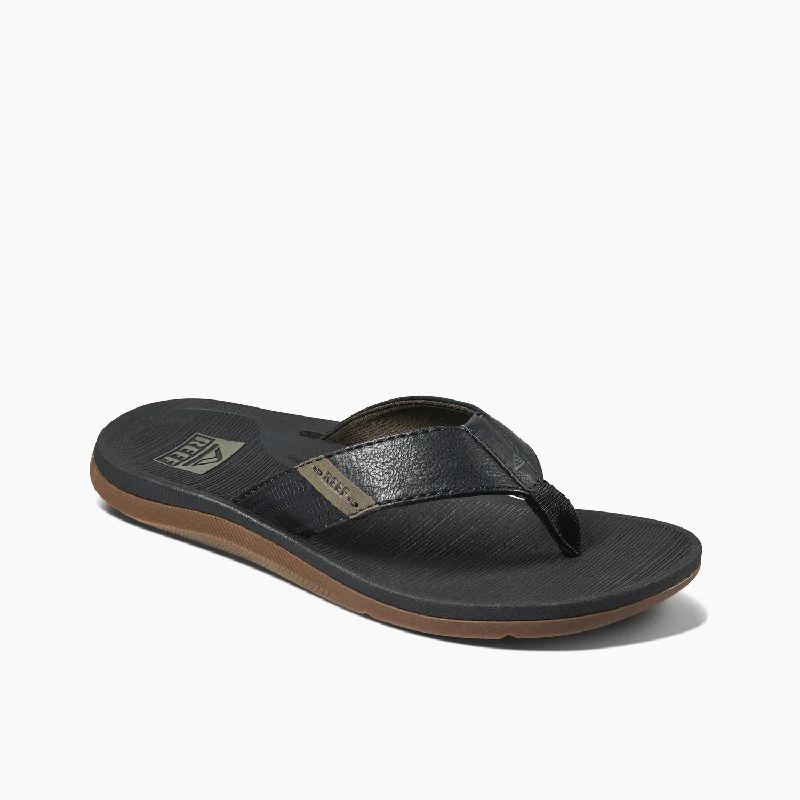 Men's sandals with a flexible sole for easy movementReef Santa Ana Men's Sandals - Black Men's sandals with a flexible sole for easy movementReef Santa Ana Men's Sandals - Black