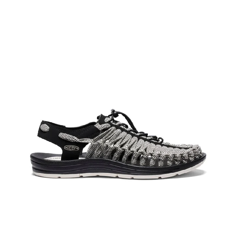 Men's sandals with a stretchy strap for a better fitMen's UNEEK Flat Cord Sneaker x RFW | Black/Birch Men's sandals with a stretchy strap for a better fitMen's UNEEK Flat Cord Sneaker x RFW | Black/Birch