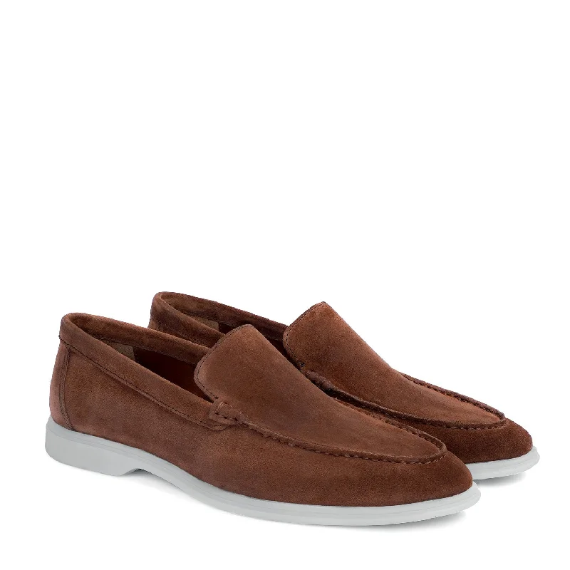 Men's loafers with a perforated leather upper for ventilation Men's loafers with a perforated leather upper for ventilation Rustic Finish Yacht Slip-On Shoes Men's loafers with a perforated leather upper for ventilation Men's loafers with a perforated leather upper for ventilation Rustic Finish Yacht Slip-On Shoes