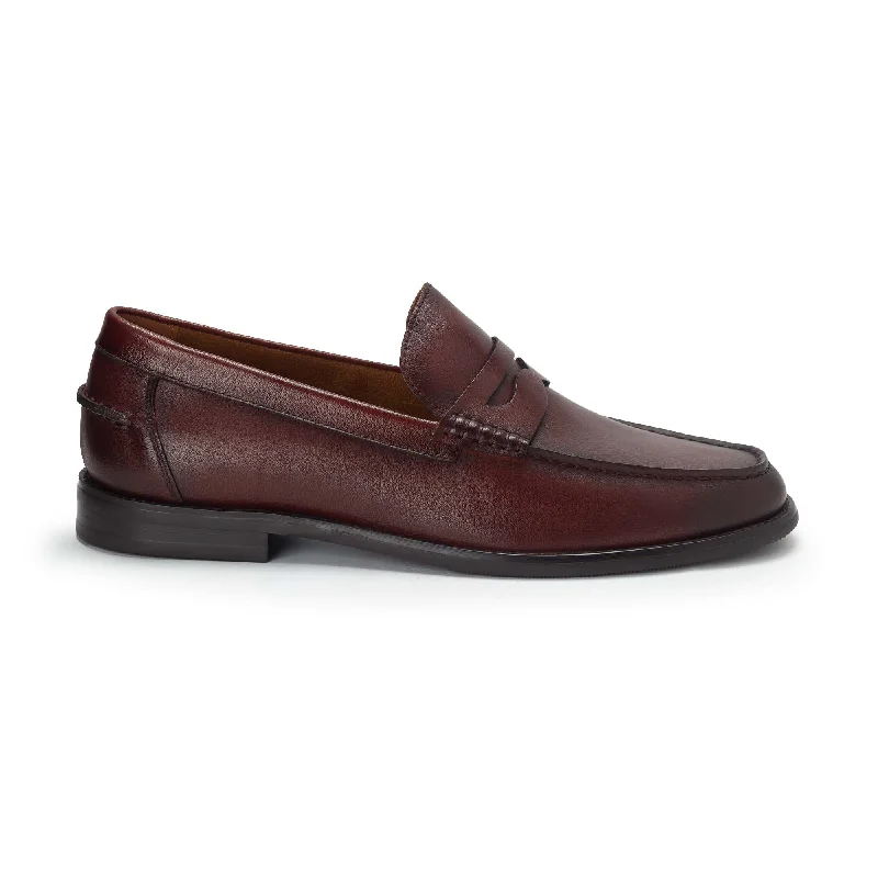 Men's formal shoes with a contrast stitching detail Men's formal shoes with a contrast stitching detail Bata Shoemaker Men Dress Shoes 830X108