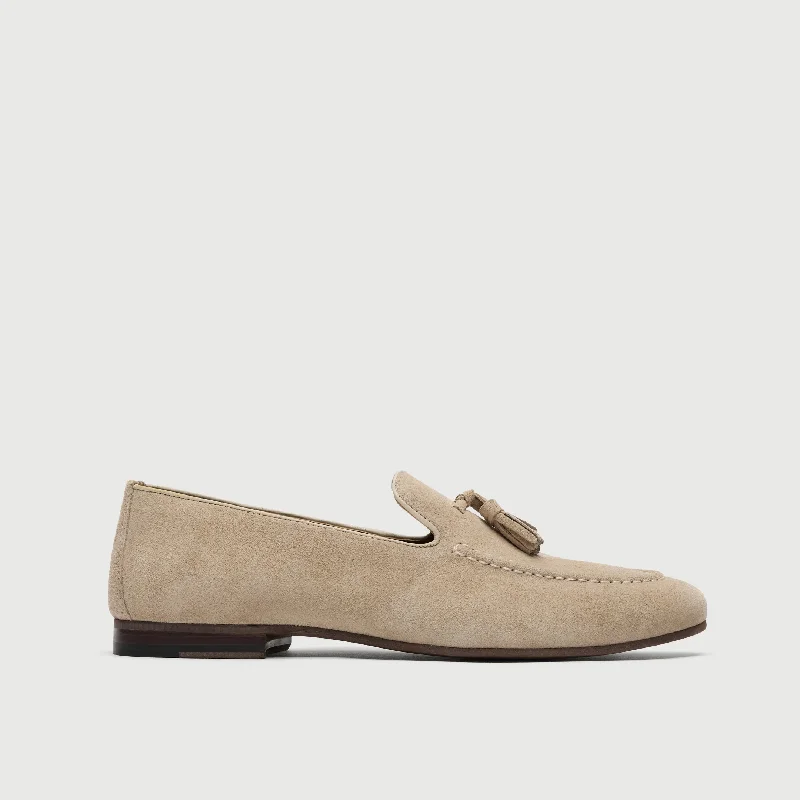 Men's loafers with a low - heeled design Men's loafers with a low - heeled design Trent Tassel Loafer Men's loafers with a low - heeled design Men's loafers with a low - heeled design Trent Tassel Loafer