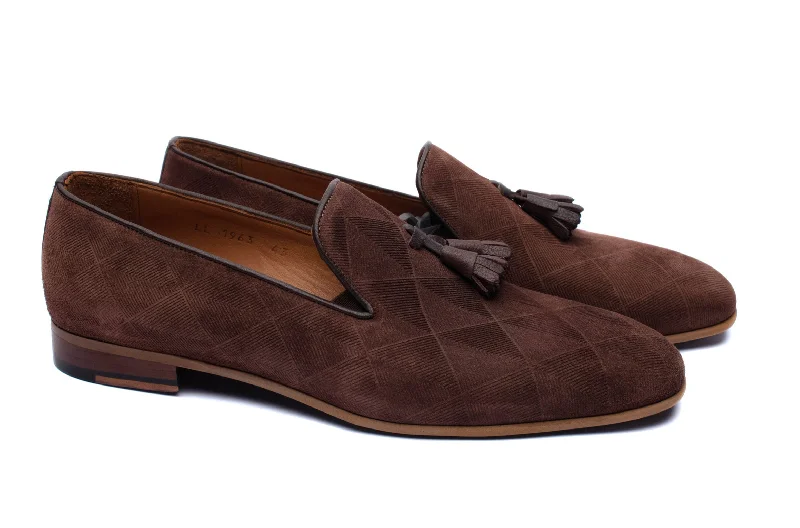 Men's loafers with a perforated leather upper for ventilation Men's loafers with a perforated leather upper for ventilation The Diamanté Suede Loafers - Chocolate Brown Men's loafers with a perforated leather upper for ventilation Men's loafers with a perforated leather upper for ventilation The Diamanté Suede Loafers - Chocolate Brown