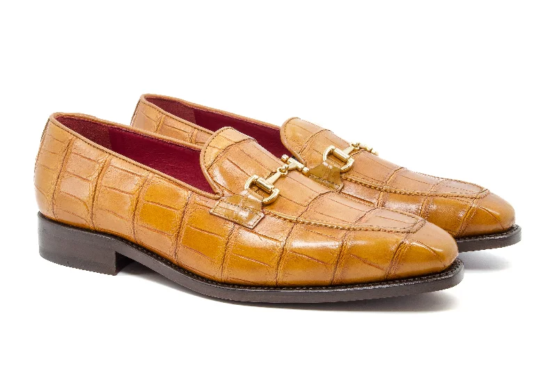 Men's loafers with a perforated leather upper for ventilation Men's loafers with a perforated leather upper for ventilation Alligator - Horsebit Loafer Men's loafers with a perforated leather upper for ventilation Men's loafers with a perforated leather upper for ventilation Alligator - Horsebit Loafer