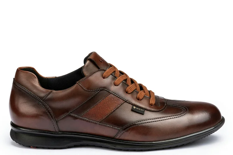 Men's leather formal Oxford shoes with a cap toe Men's leather formal Oxford shoes with a cap toe LLOYD - VERNON Men's leather formal Oxford shoes with a cap toe Men's leather formal Oxford shoes with a cap toe LLOYD - VERNON