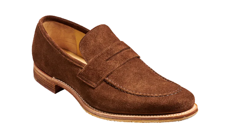 Men's loafers with a pointed toe for a stylish appearance Men's loafers with a pointed toe for a stylish appearance Barker Gates Elegant loafer - Castagnia Suede Men's loafers with a pointed toe for a stylish appearance Men's loafers with a pointed toe for a stylish appearance Barker Gates Elegant loafer - Castagnia Suede