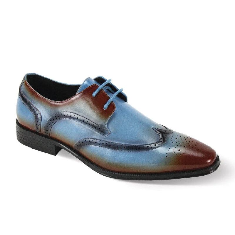 Men's formal shoes with a wingtip design Men's formal shoes with a wingtip design ANTONIO CERRELLI/7006