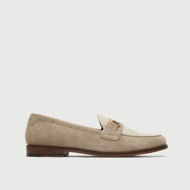 Men's loafers with a smooth leather finish Men's loafers with a smooth leather finish Torbole Trim Loafer Men's loafers with a smooth leather finish Men's loafers with a smooth leather finish Torbole Trim Loafer