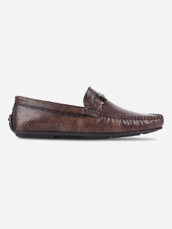 Men's loafers with a leather lining for comfort Men's loafers with a leather lining for comfort Men's Brown Moc Toe Buckle Loafer (IX4114)