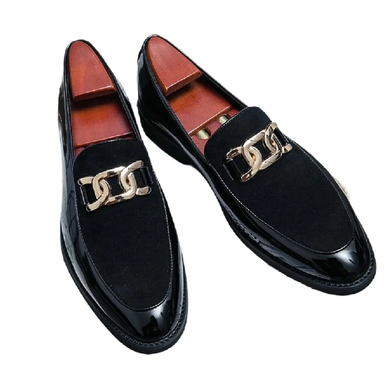 Men's loafers with a perforated leather upper for ventilation Men's loafers with a perforated leather upper for ventilation The Roveleto - Italian Fashion style Loafers For Men Men's loafers with a perforated leather upper for ventilation Men's loafers with a perforated leather upper for ventilation The Roveleto - Italian Fashion style Loafers For Men