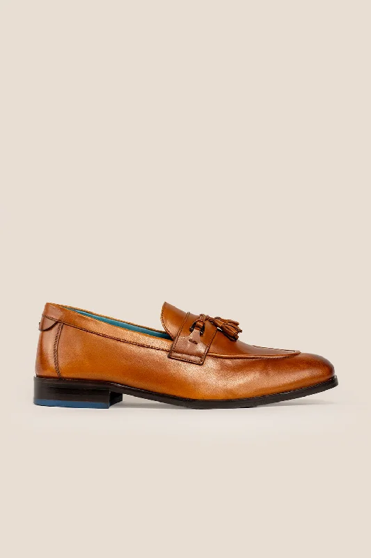 Men's loafers with a perforated leather upper for ventilation Men's loafers with a perforated leather upper for ventilation Emmet Tan Men's loafers with a perforated leather upper for ventilation Men's loafers with a perforated leather upper for ventilation Emmet Tan