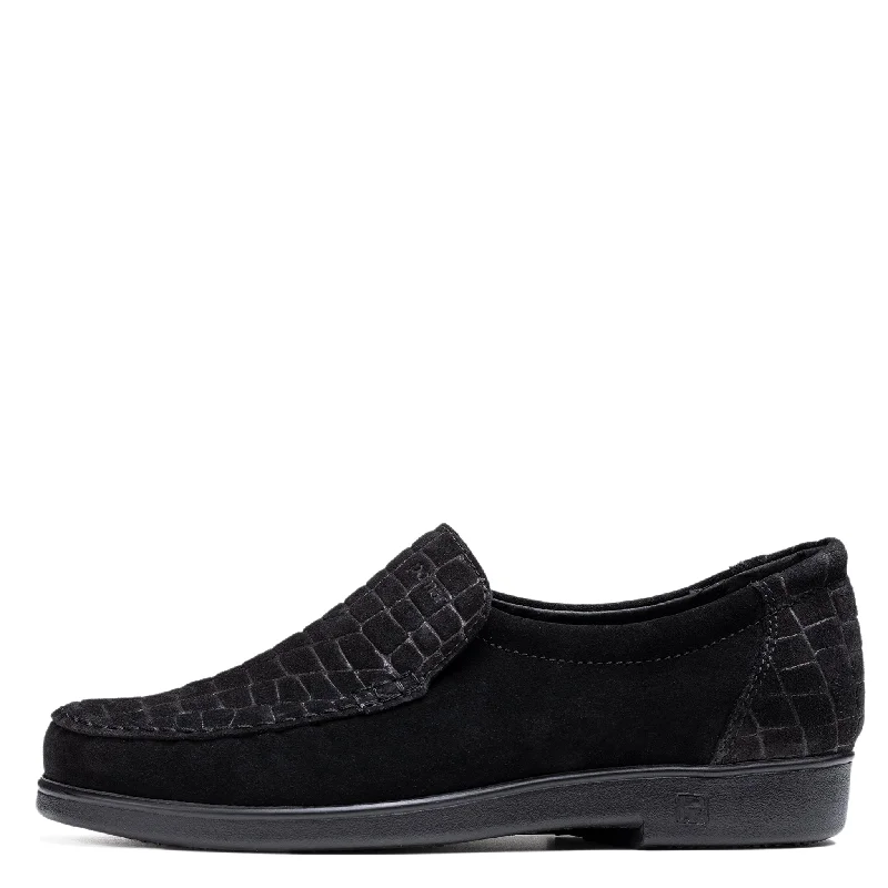Men's loafers with a perforated leather upper for ventilation Men's loafers with a perforated leather upper for ventilation TOPI Men’s Limited-Edition loafers Men's loafers with a perforated leather upper for ventilation Men's loafers with a perforated leather upper for ventilation TOPI Men’s Limited-Edition loafers