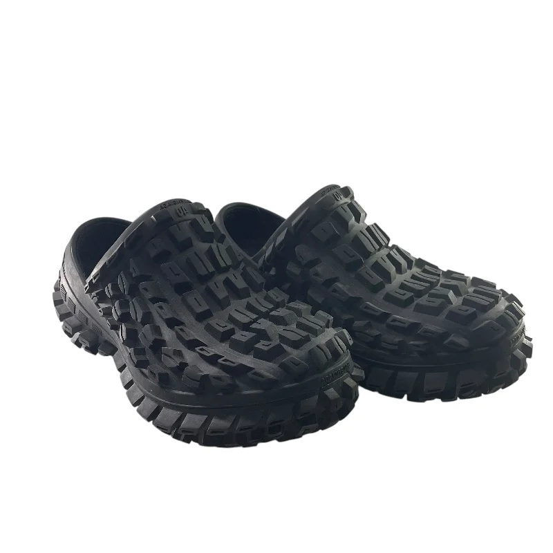 Men's loafers with a smooth leather finish Men's loafers with a smooth leather finish BALENCIAGA/Loafers/EU 40/BLK/DEFENDER CLOGS Men's loafers with a smooth leather finish Men's loafers with a smooth leather finish BALENCIAGA/Loafers/EU 40/BLK/DEFENDER CLOGS
