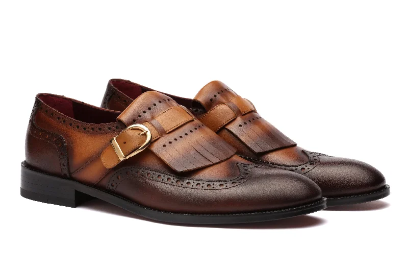 Men's loafers with a pointed toe for a stylish appearance Men's loafers with a pointed toe for a stylish appearance The Fringed Brogue - Tan & Brown Men's loafers with a pointed toe for a stylish appearance Men's loafers with a pointed toe for a stylish appearance The Fringed Brogue - Tan & Brown