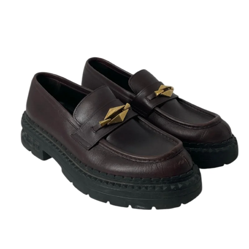 Men's loafers with a perforated leather upper for ventilation Men's loafers with a perforated leather upper for ventilation JIMMY CHOO/Loafers/EU 43/Leather/BRW/GOLD BUCKLE Men's loafers with a perforated leather upper for ventilation Men's loafers with a perforated leather upper for ventilation JIMMY CHOO/Loafers/EU 43/Leather/BRW/GOLD BUCKLE